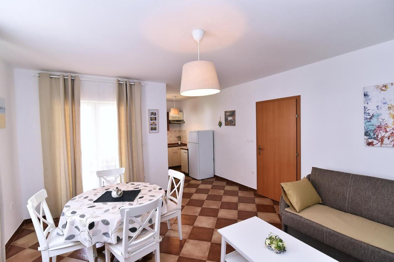 באסקה Apartments Luni מראה חיצוני תמונה