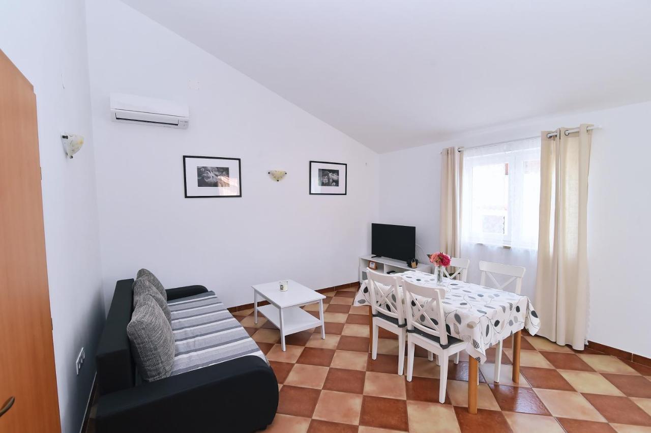 באסקה Apartments Luni מראה חיצוני תמונה